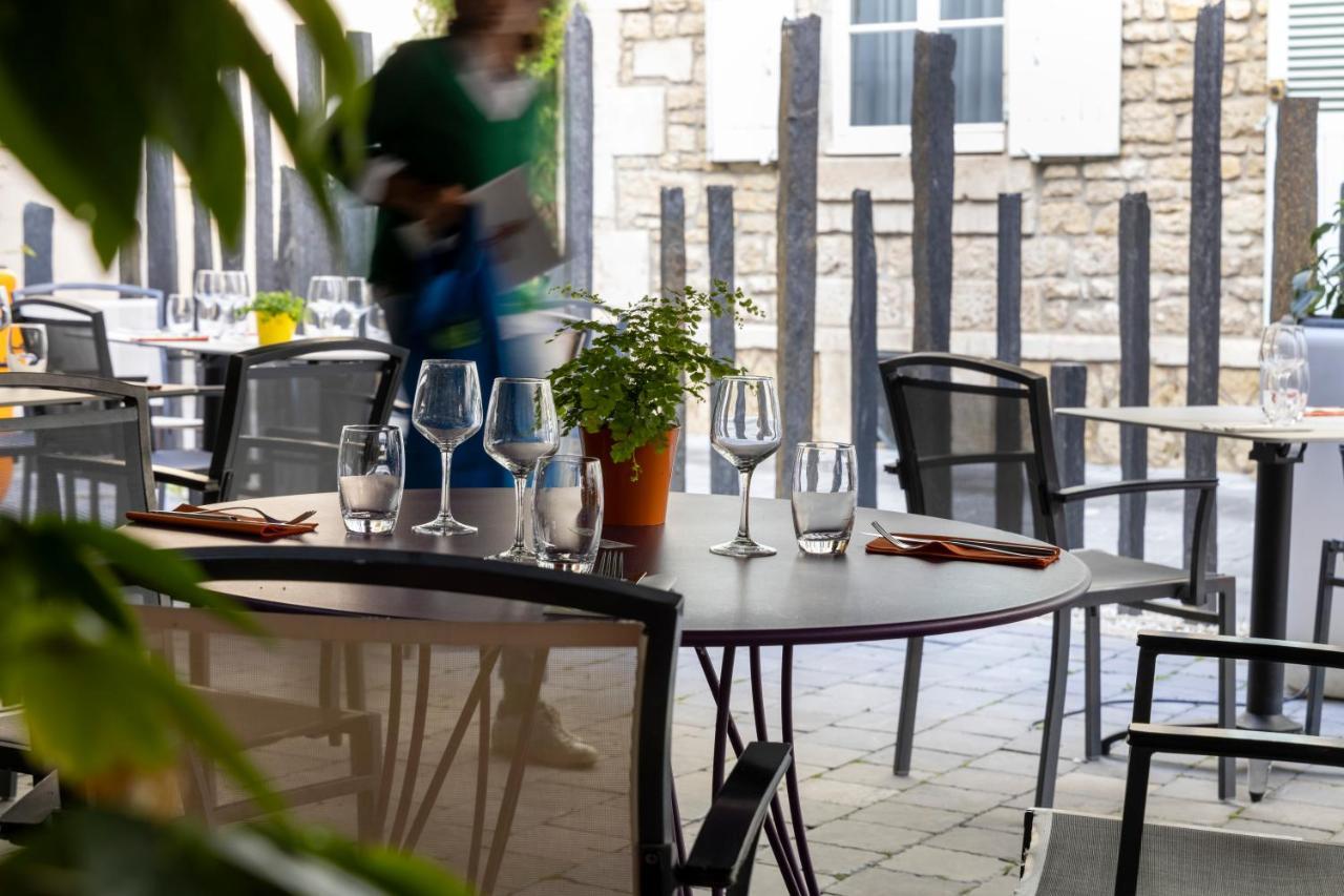 Logis Hotel-Restaurant Le Fontarabie Fontenay-le-Comte Luaran gambar